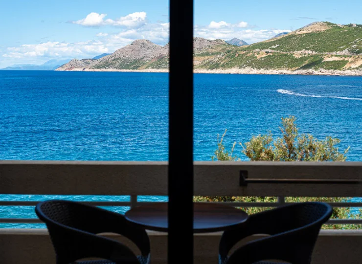 Część pokoi ma też widok na morze