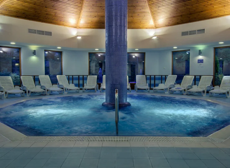 Jest także relaksujące jacuzzi wewnętrzne
