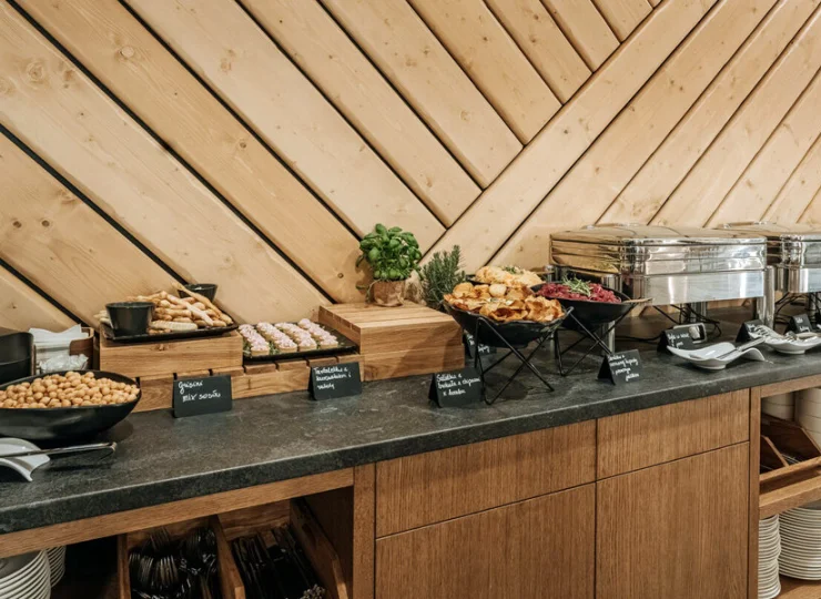 Codziennie rano jest przygotowywane pożywne śniadanie w formie bufetu