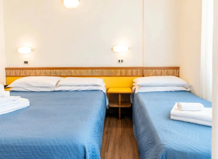 Wnętrza wyposażono w TV, WiFi, telefon i sejf