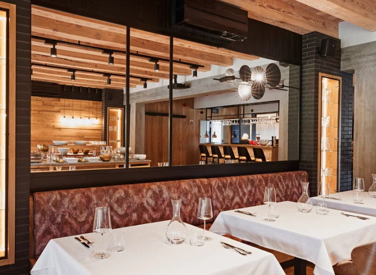 Potrawy są przygotowywane z wykorzystaniem okolicznych darów natury