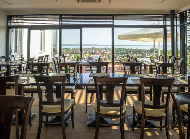 Restauracja z widokiem na Balaton