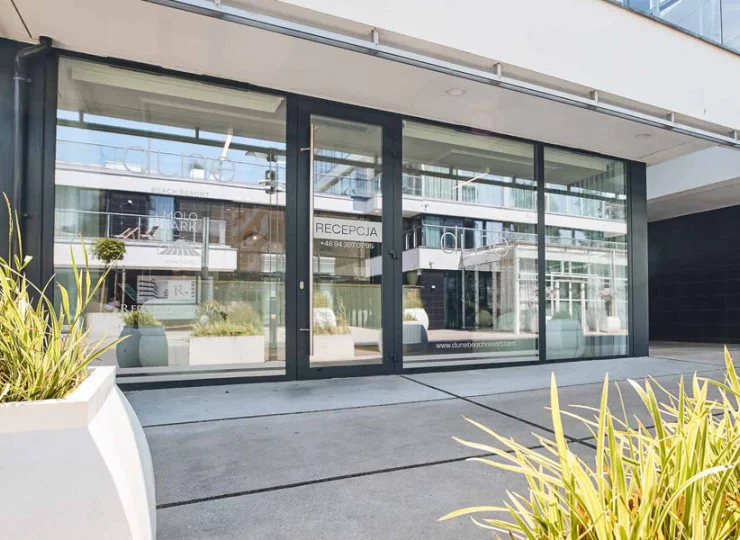 Recepcja Dune Beach Resort jest zlokalizowana w budynku C przy ul. Pionierów 16