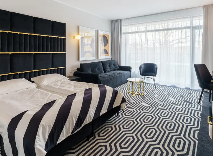 Każdy pokój ma balkon lub wyjście na taras