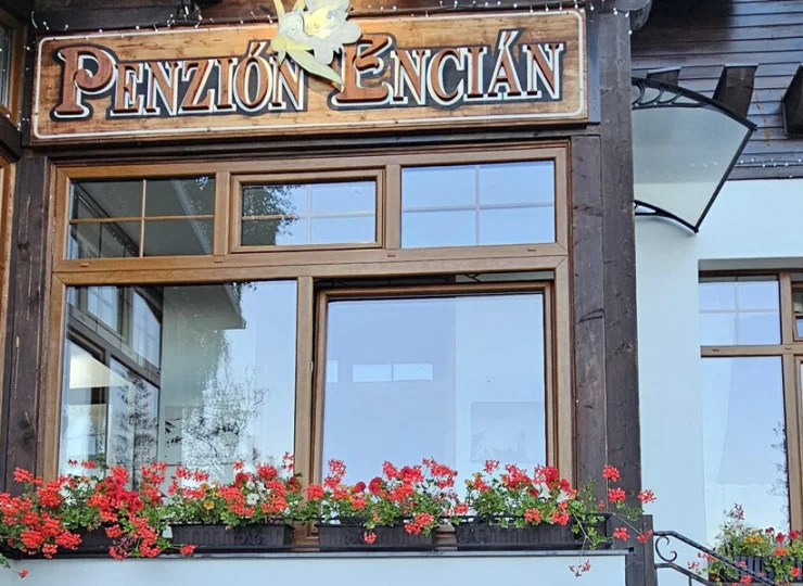 Recepcja jest czynna w godz. 7:30-20:00