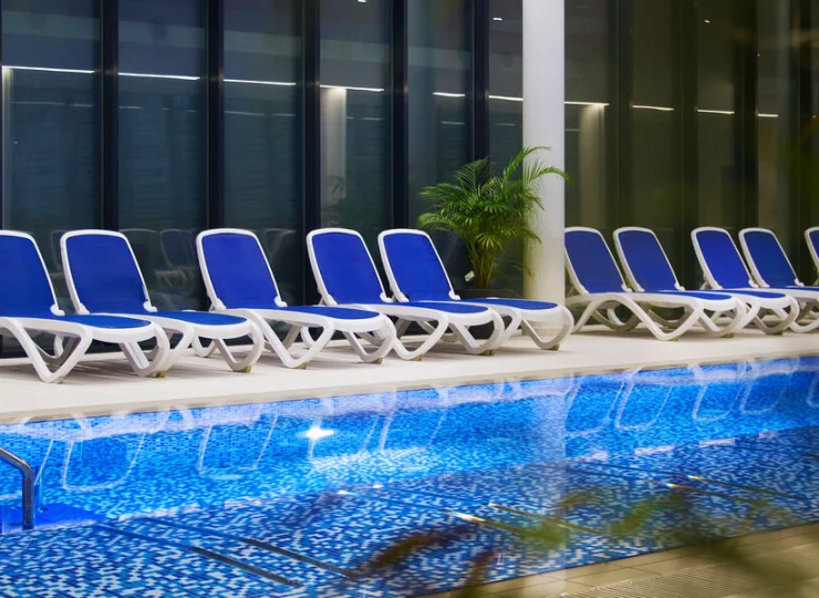 Jeden z wewnętrznych basenów termalnych w hotelu