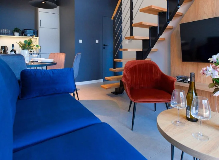 W obiekcie można zatrzymać się w nowoczesnym apartamencie z antresolą