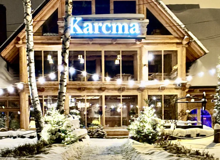 Zajazd Białczański to regionalny obiekt położony w centrum Białki Tatrzańskiej