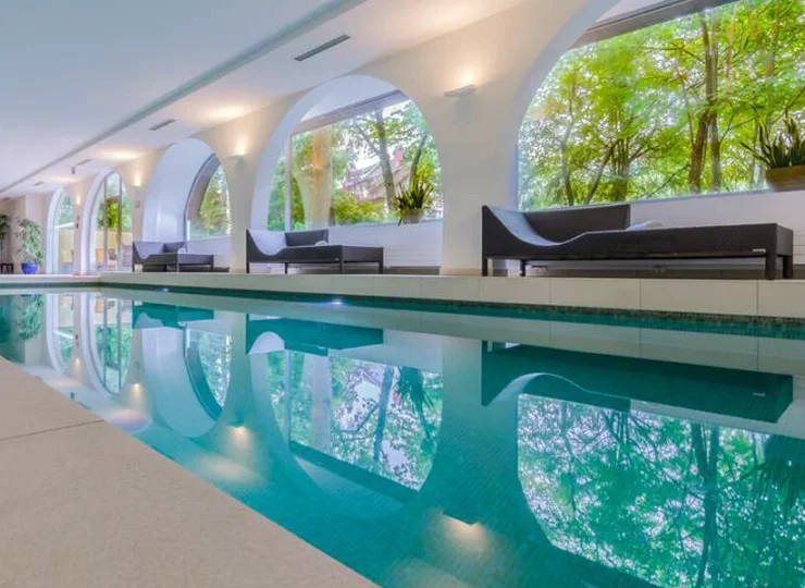Do dyspozycji gości jest wewnętrzna strefa wellness
