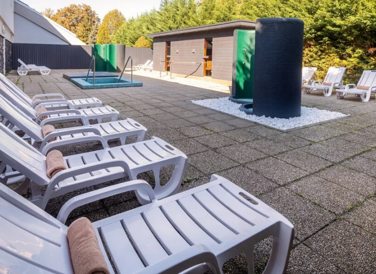 Część saun znajduje się na zewnątrz