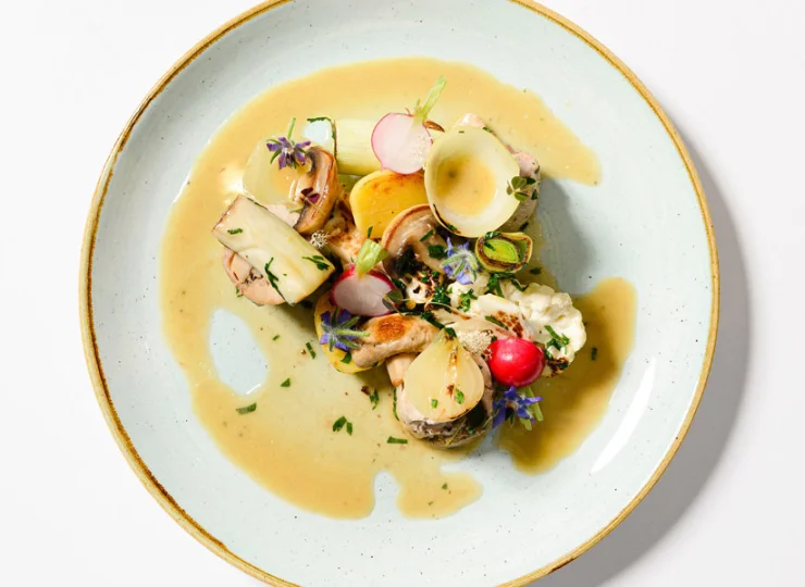 Restauracja specjalizuje się w klasykach w nowoczesnym wydaniu