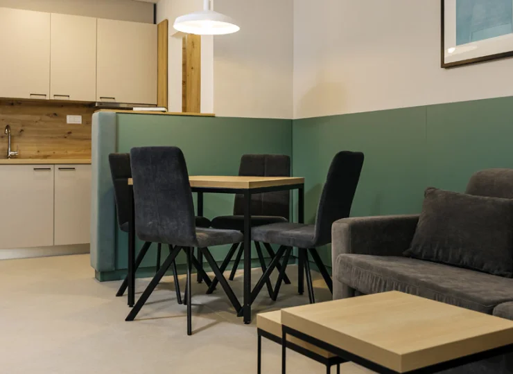 Apartament family 2+2 to wygodne dwupokojowe wnętrze