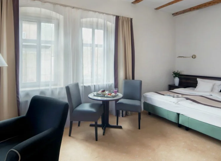 W ofercie znajdują się pokoje dwu- oraz trzyosobowe