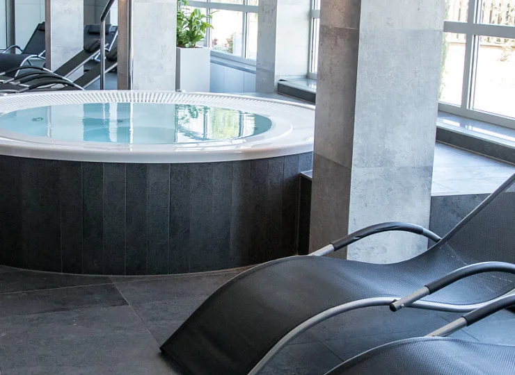 W strefie wellness można skorzystać z jacuzzi