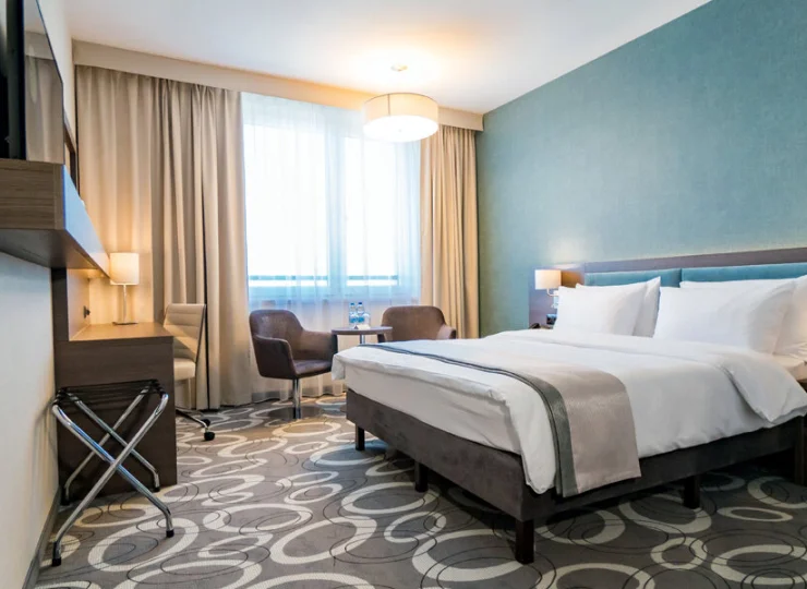 Pokoje w hotelu Holiday Inn są nowoczesne i bardzo komfortowe