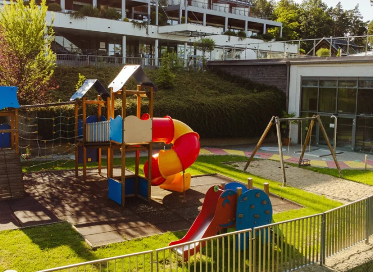 Dla dzieci przygotowano urozmaicony plac zabaw