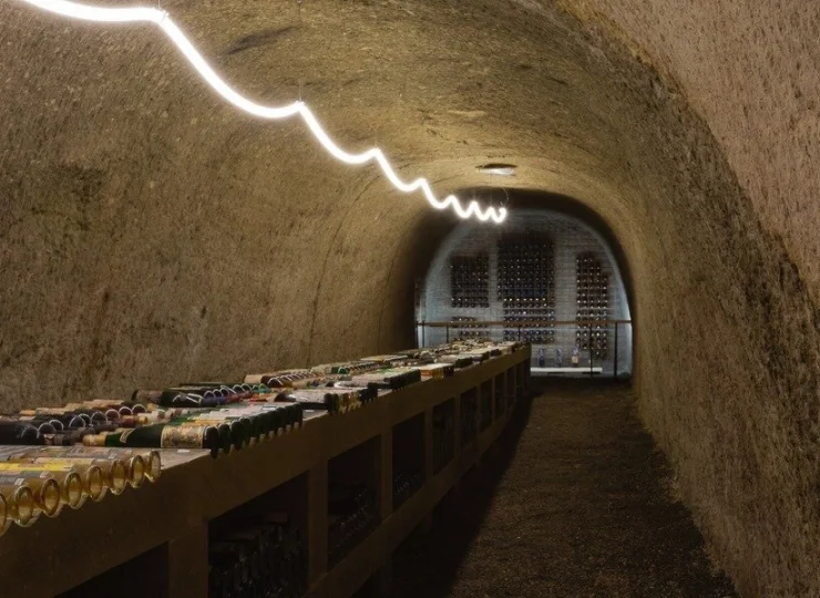 Piwnica Istvana z Narodowym Muzeum Wina znajdująca się pod hotelem