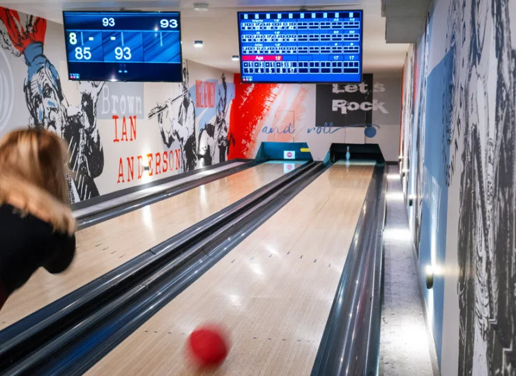 W Rock Pubie znajdują się 2 tory do kręgli