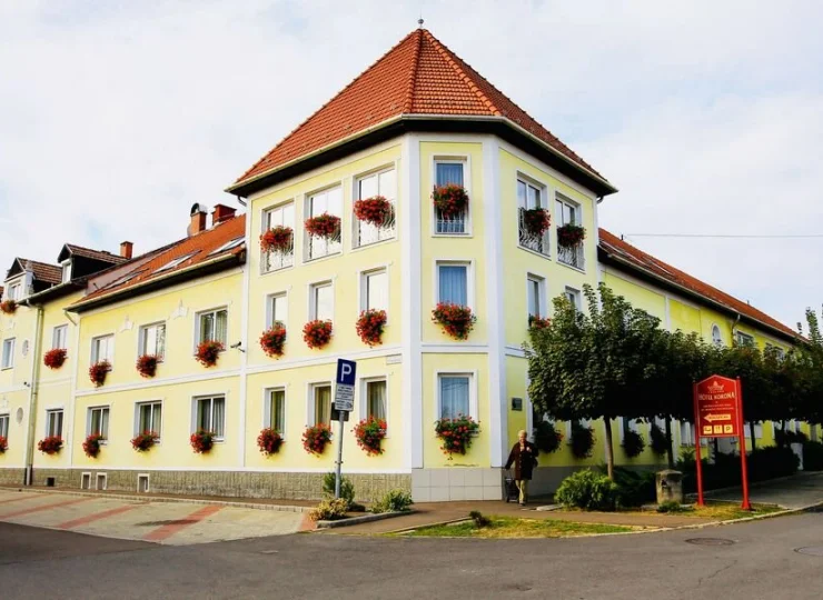 Hotel Korona jest położony blisko centrum Egeru