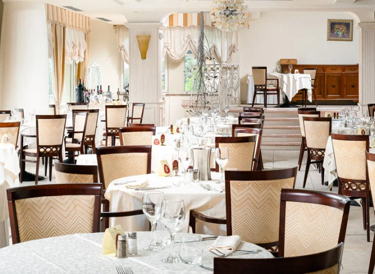 Kolacja jest podawana w restauracji Vista Mare w hotelu