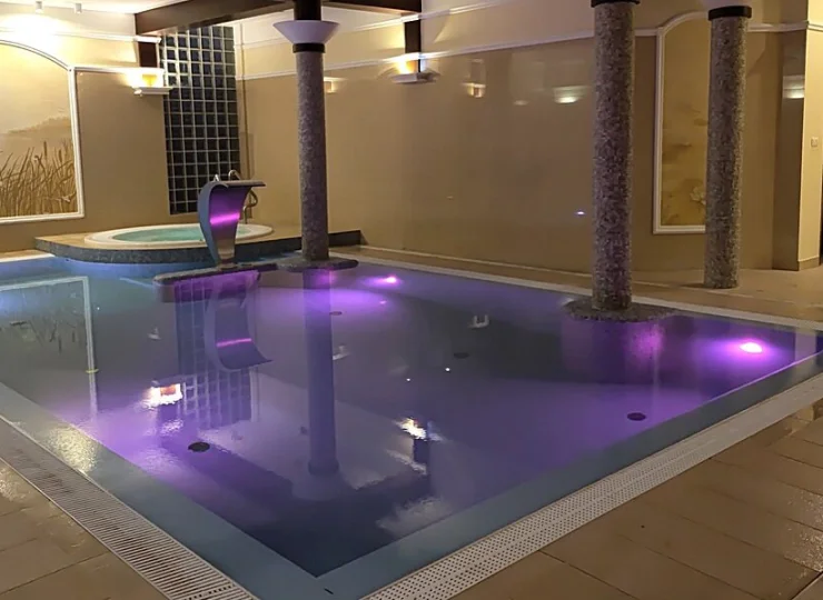 Oprócz basenu i jacuzzi w hotelu jest też fińska sauna