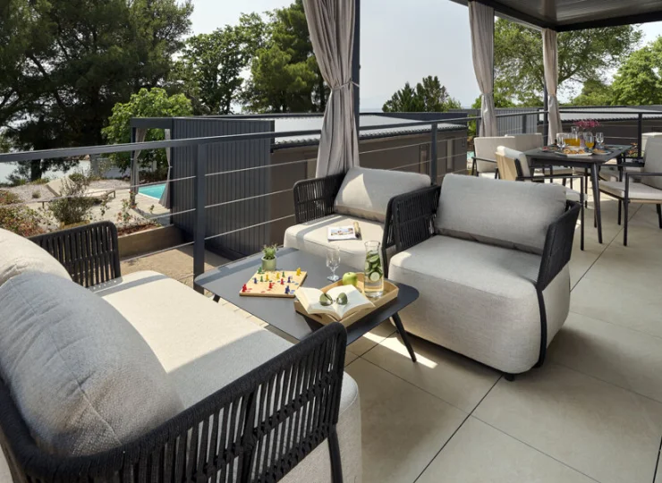 Stylowe meble na tarasie Amber Luxury Home