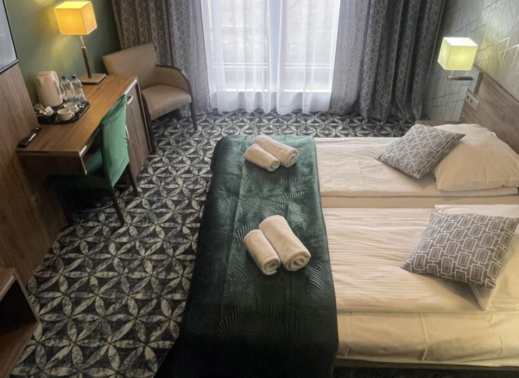 Dla gości przygotowano przytulne i wygodne pokoje