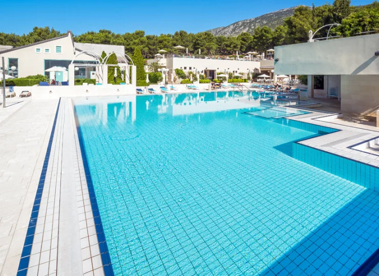 Sercem resortu są zewnętrzne baseny