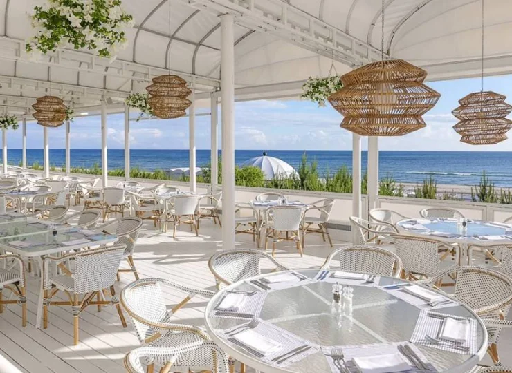 Restauracja Markiza ma panoramiczny widok na morze