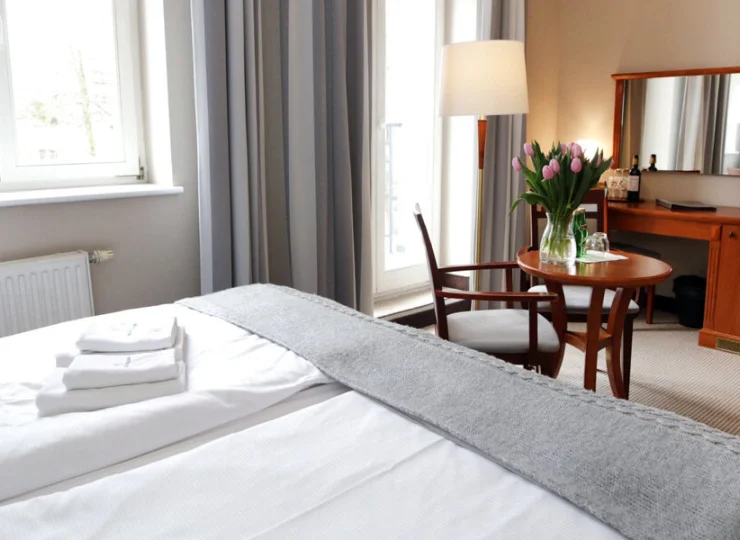 W pokoju classic jest także stoliczek kawowy