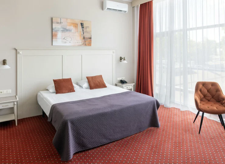 Na gości czekają wygodne pokoje i apartamenty