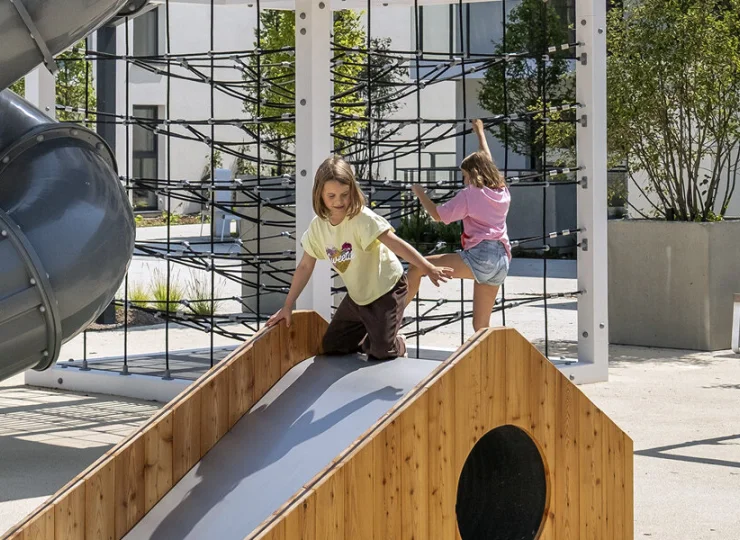 Dzieci mogą się tutaj oddać rozmaitym formom aktywności