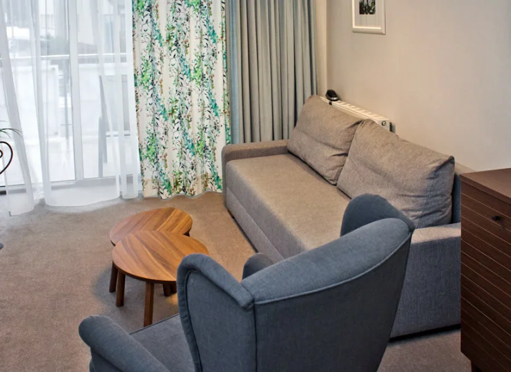 Apartamenty są dwupokojowe