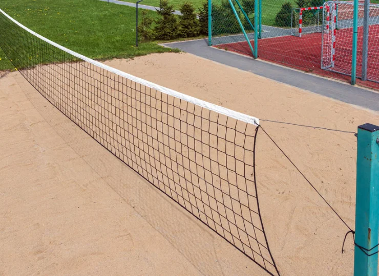 Obok jest także boisko do siatkówki plażowej