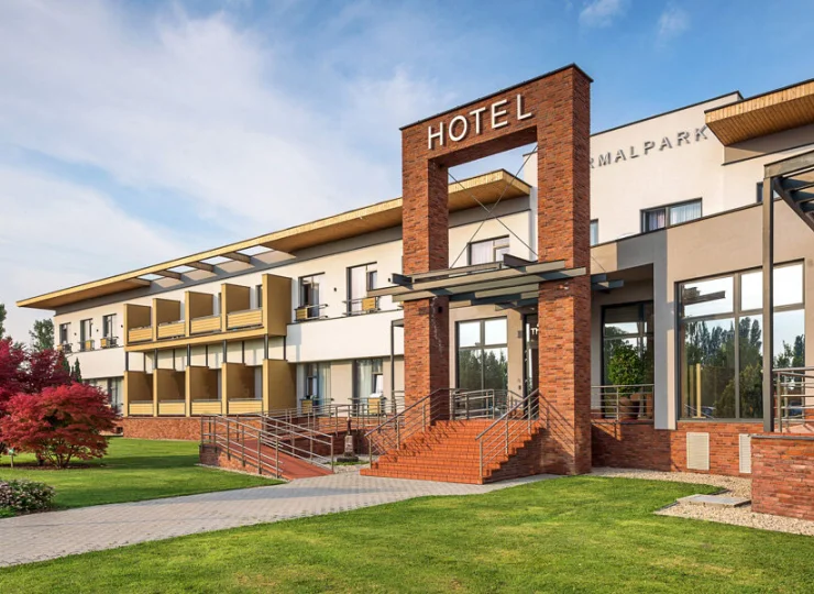 Całkowicie odnowiony Hotel Thermalpark zaprasza na wypoczynek na Słowacji