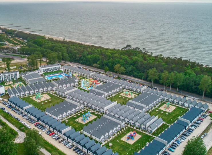 W terenie resortu umieszczono aż 6 ziemnych placów zabaw