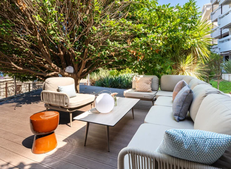 Hotel przygotował wiele miejsc do relaksu, z widokiem na morze oczywiście!