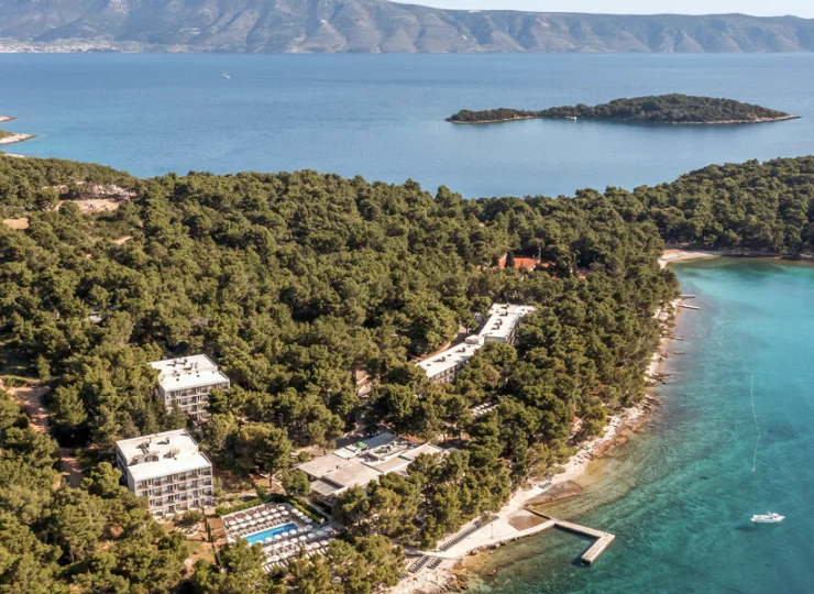 Plaża znajduje się od strony zachodniej