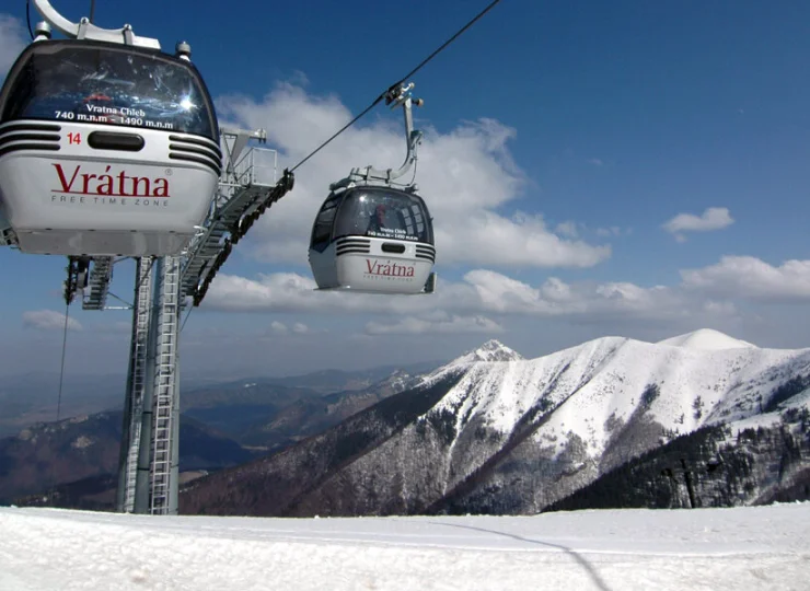 Ośrodek narciarski Vratna łącznie posiada kilkanaście wyciągów i tras zjazdowych
