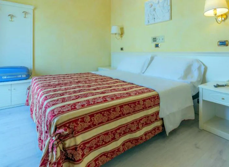 Pokoje w hotelu Executive la Fiorita są wygodnie wyposażone