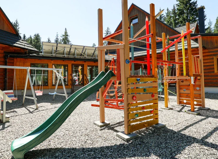 Dla dzieci przygotowano plac zabaw