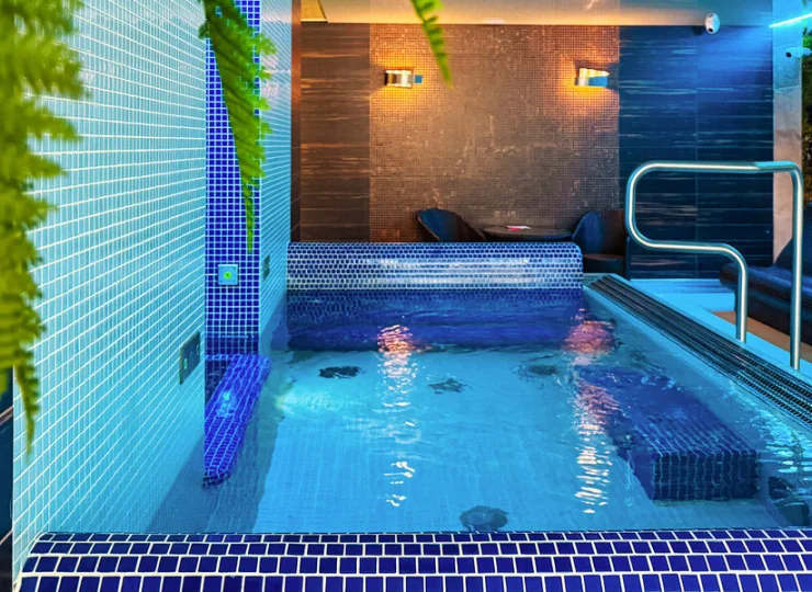 Hotel posiada nowoczesne zaplecze basenowo-saunowe