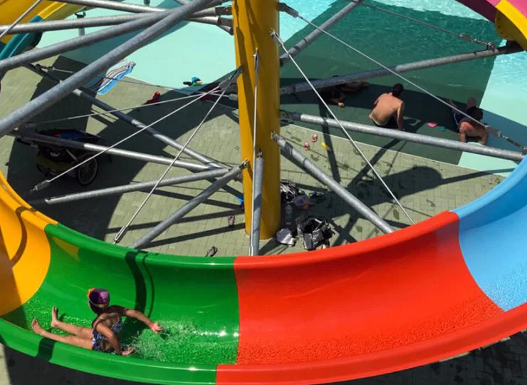 Na gości czeka tu kilka zjeżdżalni