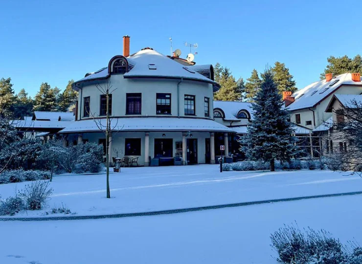 Hotel Centuria w Ogrodzieńcu na Jurze Krakowsko-Częstochowskiej