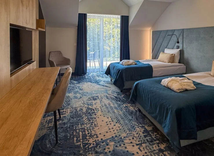 Apartament z odrębnymi szerokimi łóżkami