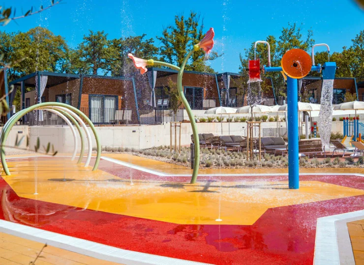 Ośrodek jest wypełniony atrakcjami dla dzieci i dorosłych