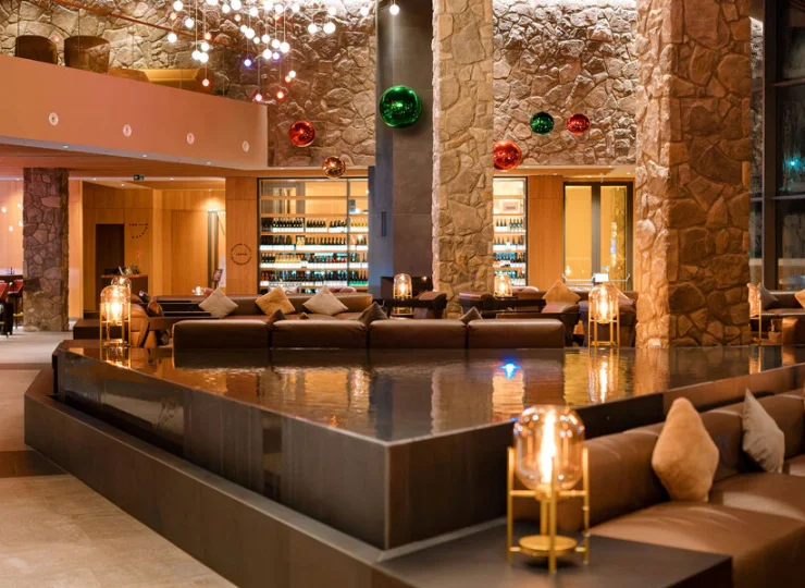 Nastrojowy wieczór w lobby