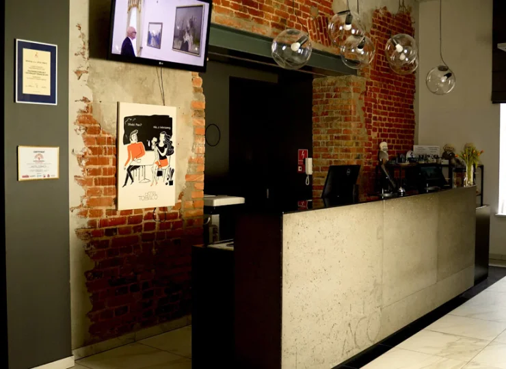 Recepcja Hotelu Tobaco jest dostępna przez całą dobę