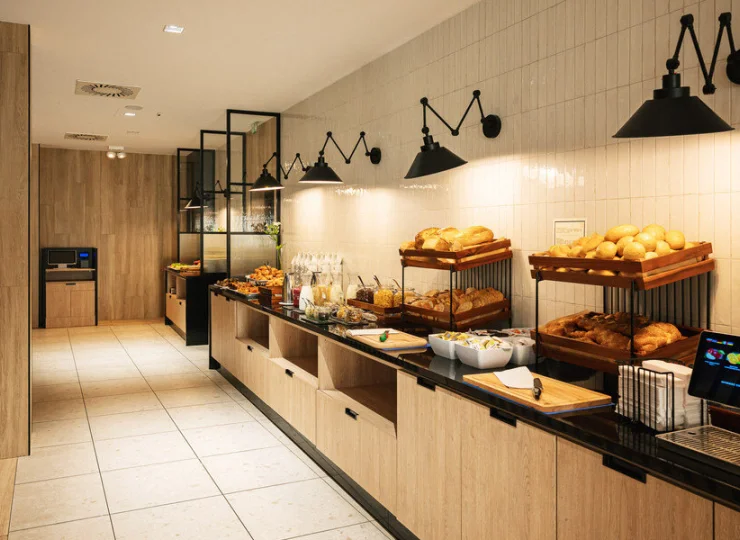 Na gości czekają tutaj bogate śniadania w formie bufetu z napojami