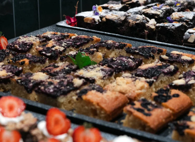 Na gości czekają różne smakołyki